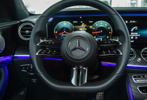 Nội thất Mercedes E300 AMG 