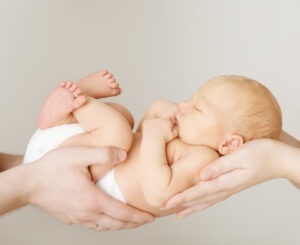 Thủ tục nhận con nuôi là trẻ sơ sinh
